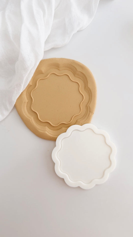 Wavy Circle Border Debosser and Cutter
